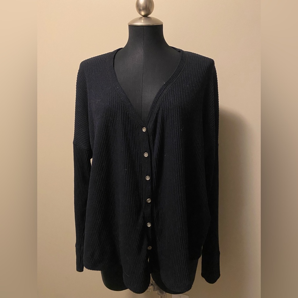 Black womens medium ribbed knit button up cardigan Abercrombie & Fitch